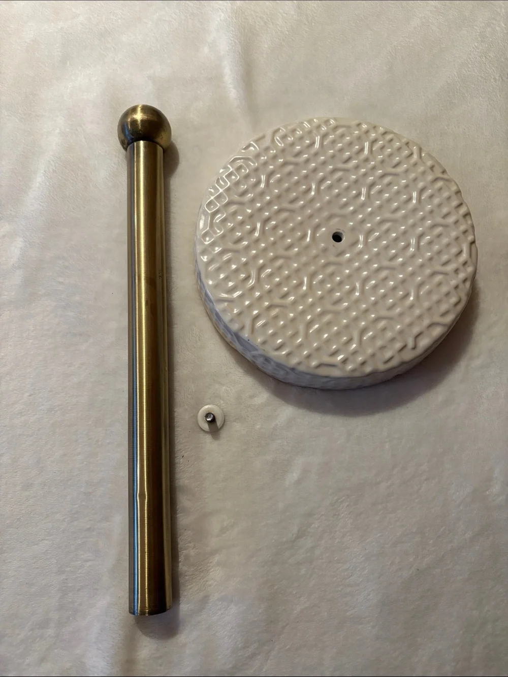 Threshold 2013 Gold & White Paper Towel Stand Textured Ceramic Base